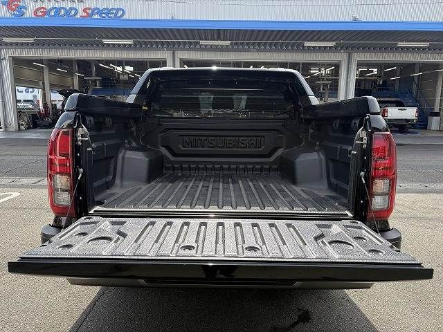 MITSUBISHI TRITON 2024