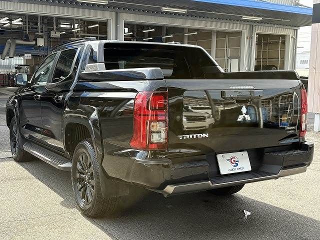 MITSUBISHI TRITON 2024