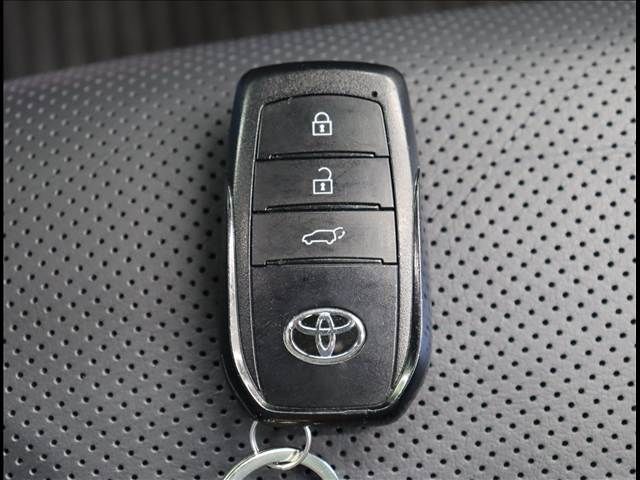 TOYOTA HARRIER 2WD 2024