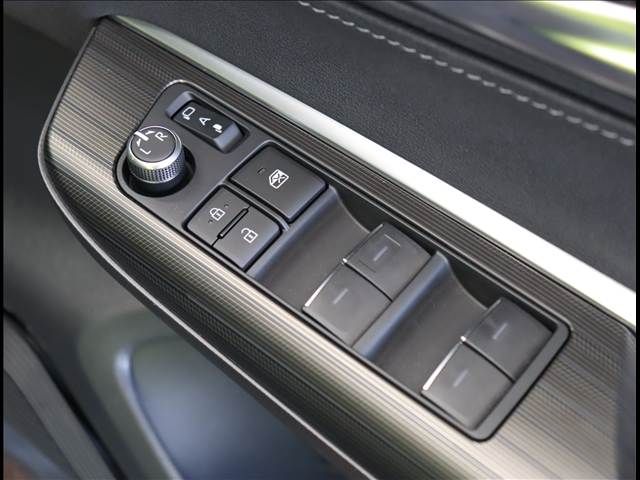 TOYOTA HARRIER 2WD 2024