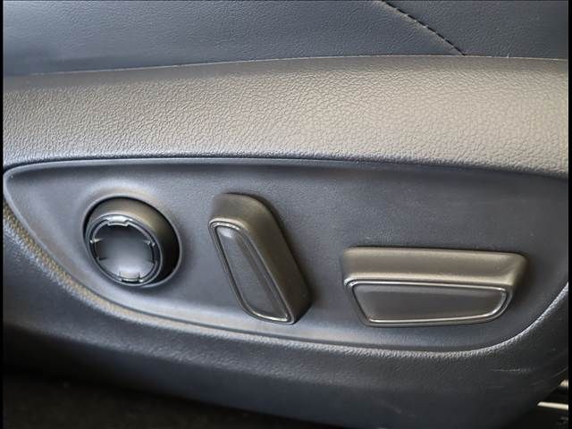 TOYOTA HARRIER 2WD 2024