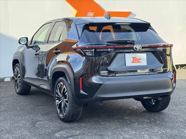 TOYOTA YARIS CROSS HYBRID 2025