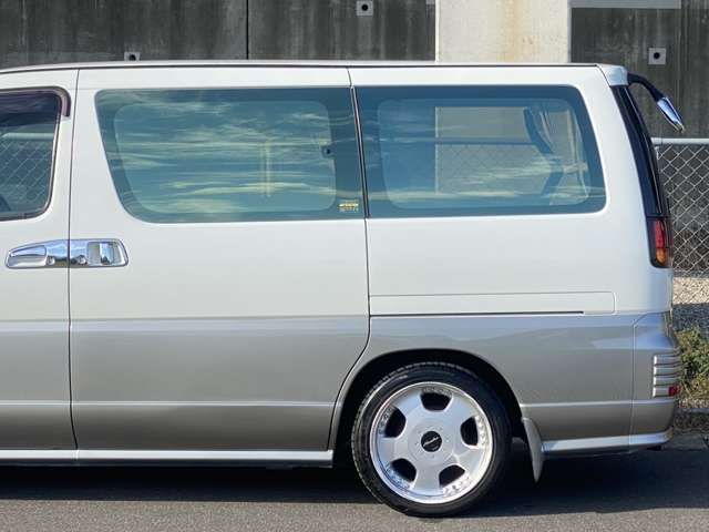NISSAN ELGRAND 1999