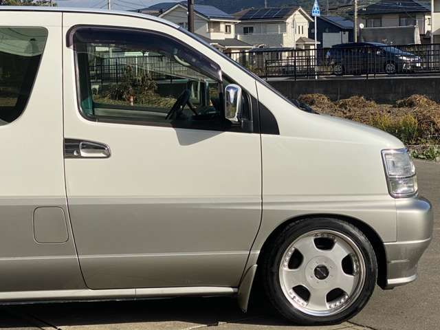 NISSAN ELGRAND 1999