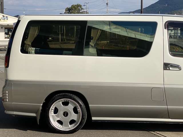 NISSAN ELGRAND 1999