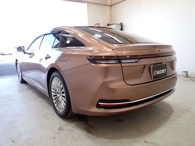 TOYOTA CROWN sedan hybrid 2025