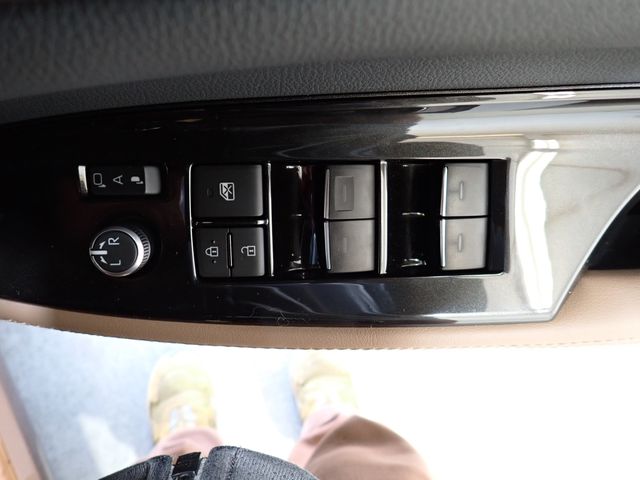 TOYOTA CROWN sedan hybrid 2025