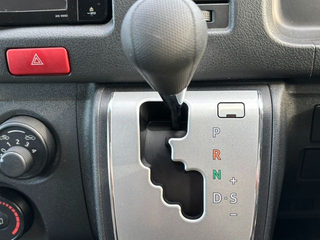 TOYOTA HIACE van 1.25t 2WD 2019