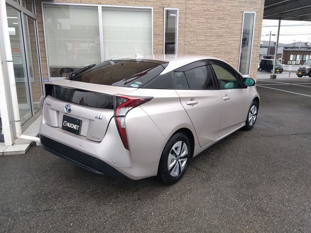 TOYOTA PRIUS 4WD 2016