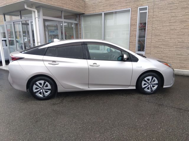 TOYOTA PRIUS 4WD 2016