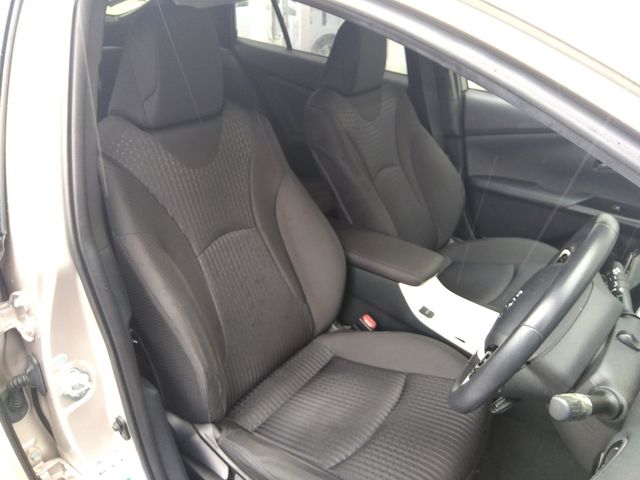 TOYOTA PRIUS 4WD 2016