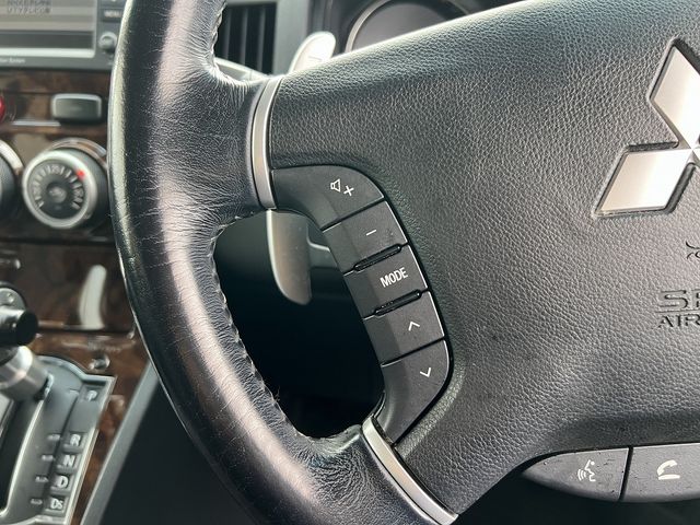 MITSUBISHI DELICA D:5 4WD 2011