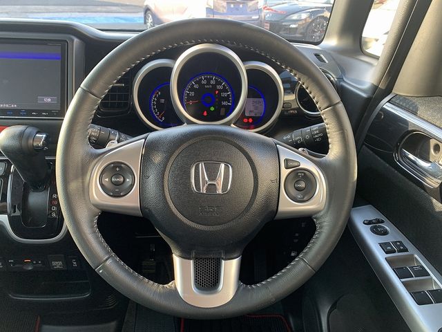 HONDA N BOX CUSTOM 2017