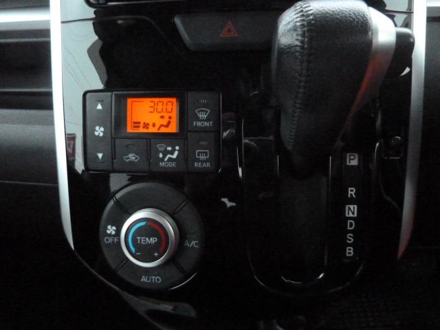 DAIHATSU TANTO CUSTOM 4WD 2014