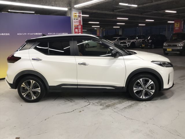 NISSAN KICKS 2021