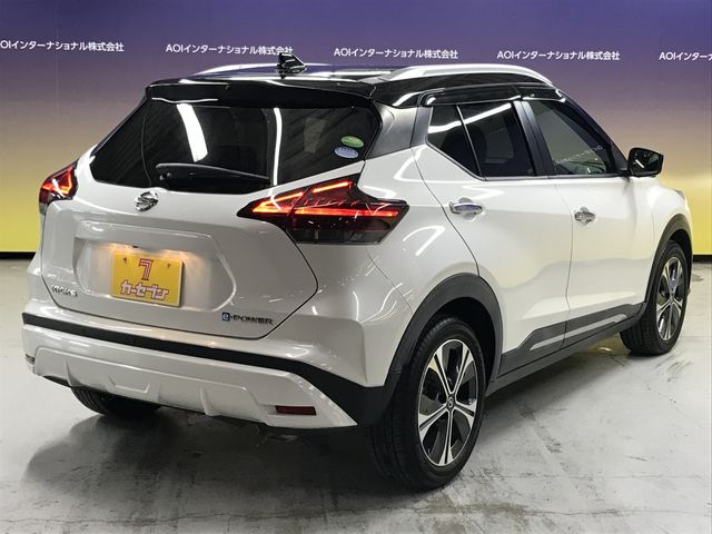 NISSAN KICKS 2021