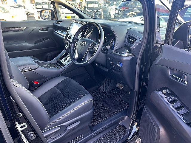 TOYOTA ALPHARD hybrid 4WD 2022