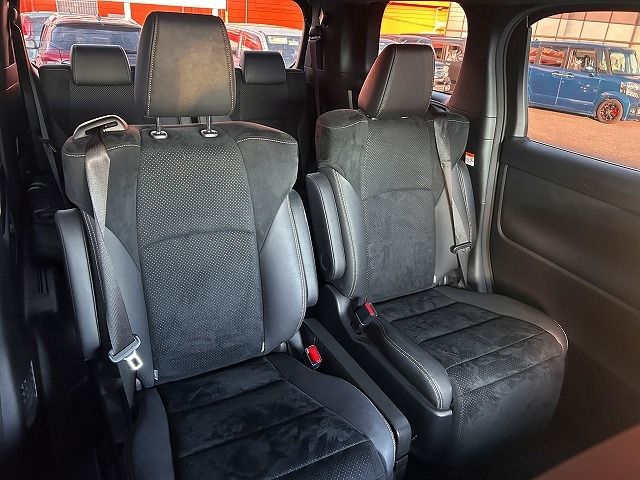 TOYOTA ALPHARD hybrid 4WD 2022