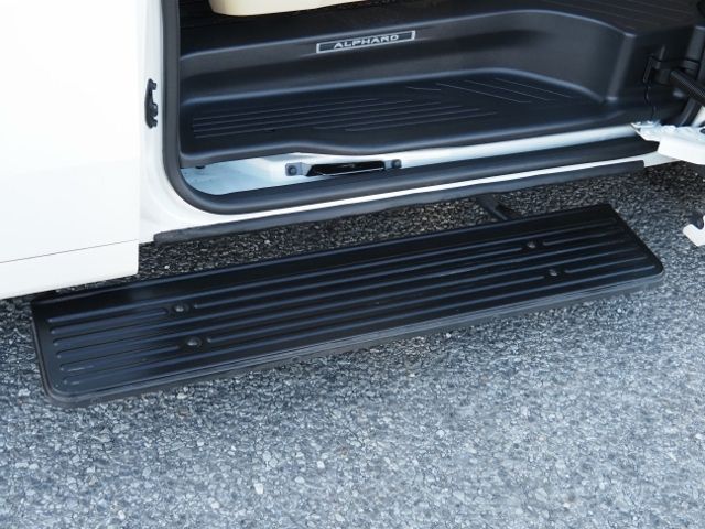 TOYOTA ALPHARD hybrid 4WD 2022