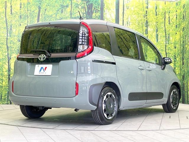 TOYOTA SIENTA HYBRID 2025