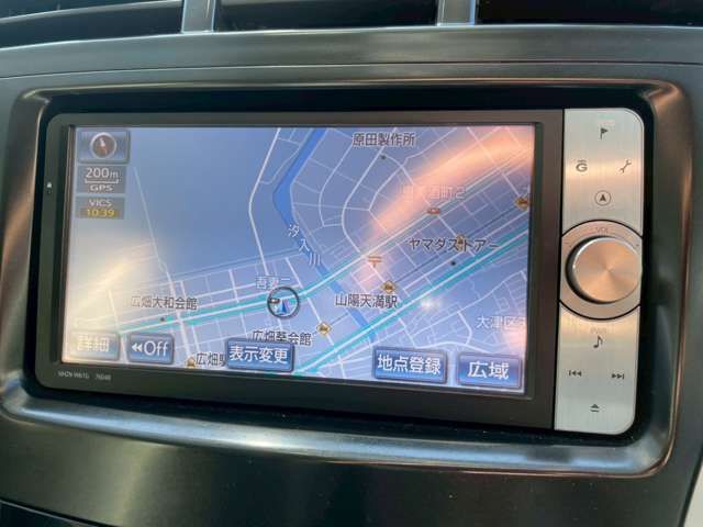 TOYOTA PRIUS Alpha 2012