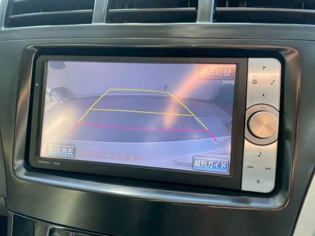 TOYOTA PRIUS Alpha 2012