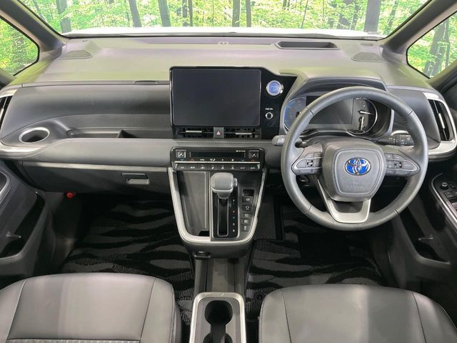 TOYOTA NOAH HYBRID 2023