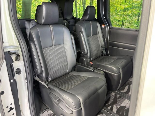 TOYOTA NOAH HYBRID 2023