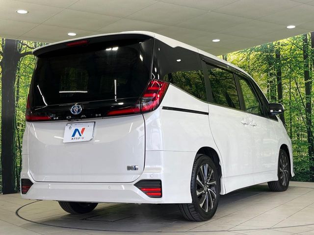 TOYOTA NOAH HYBRID 2023