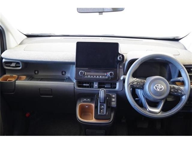 TOYOTA SIENTA HYBRID 2024