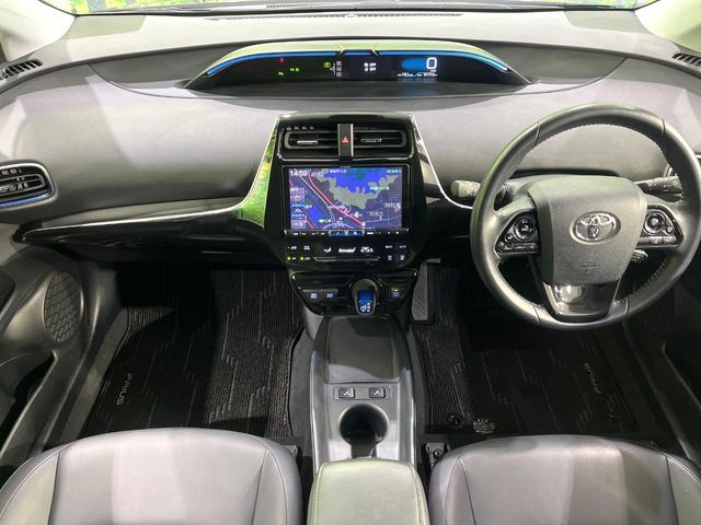 TOYOTA PRIUS 2021