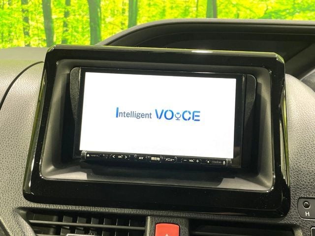 TOYOTA VOXY HYBRID 2015