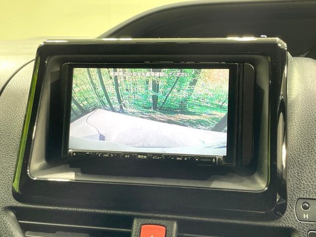 TOYOTA VOXY HYBRID 2015