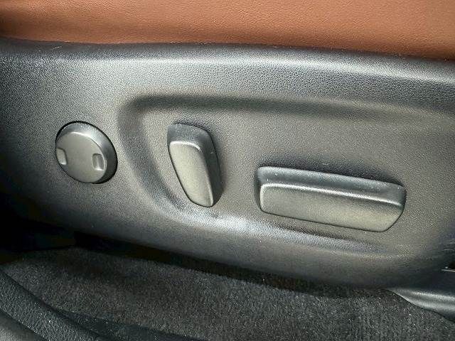 TOYOTA HARRIER 2WD 2017