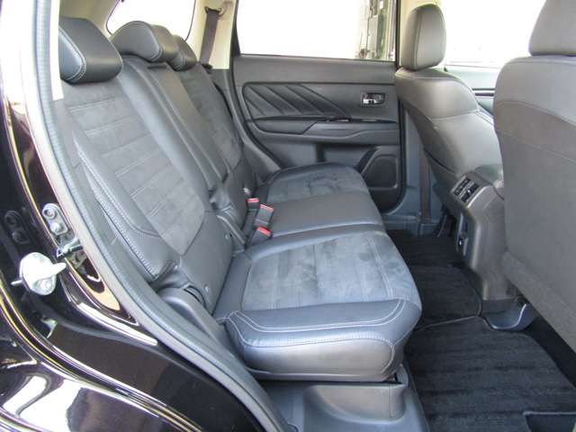 MITSUBISHI OUTLANDER PHEV 2019