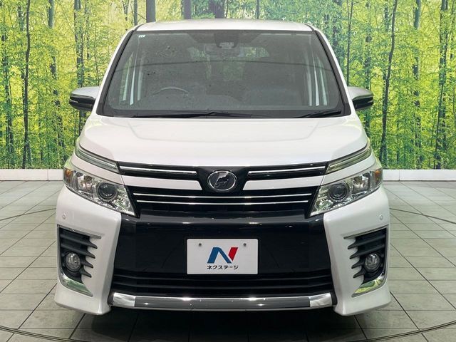 TOYOTA VOXY 2016
