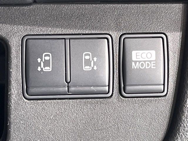 NISSAN SERENA  S-HYBRID 2013