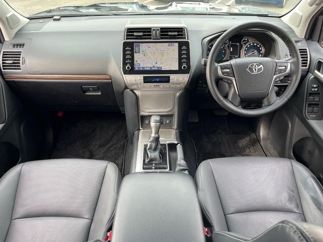 TOYOTA LANDCRUISER PRADO 2022