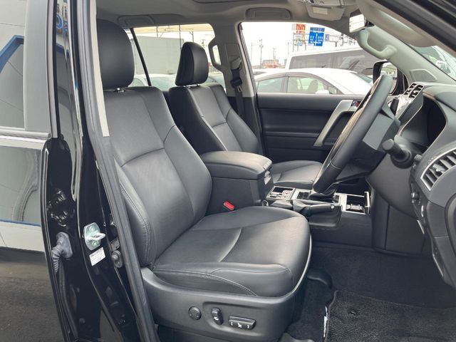 TOYOTA LANDCRUISER PRADO 2022