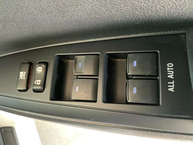 TOYOTA COROLLA FIELDER 2019