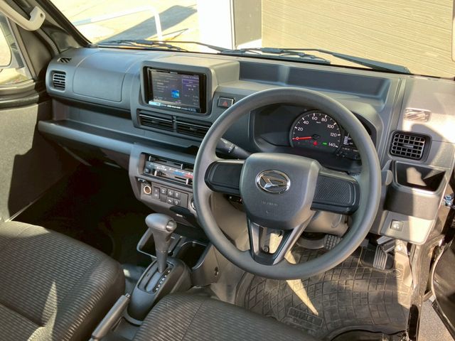 DAIHATSU HIJET truck 4WD 2022