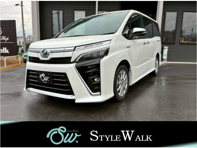 TOYOTA VOXY HYBRID 2019