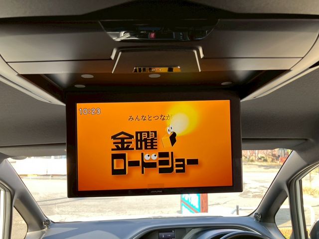 TOYOTA VOXY HYBRID 2019