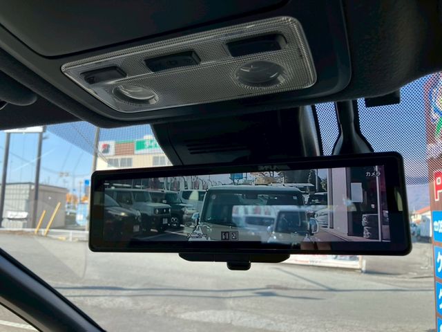 TOYOTA VOXY HYBRID 2019