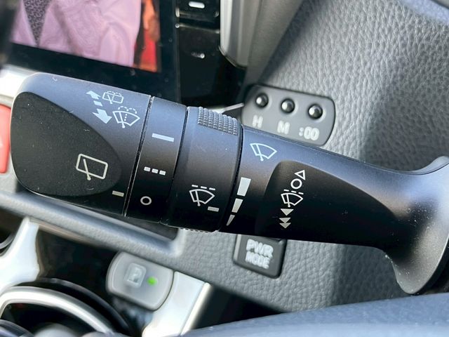 TOYOTA VOXY HYBRID 2019