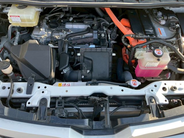 TOYOTA VOXY HYBRID 2019