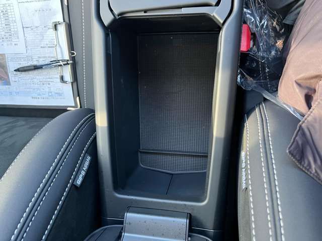 VOLVO VOLVO C40 2023