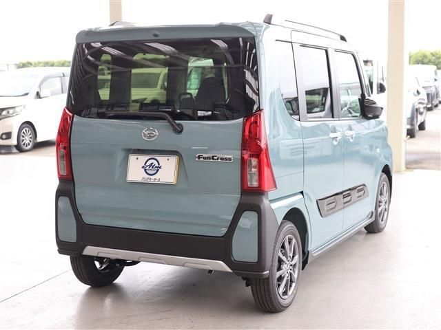 DAIHATSU TANTO FAN CROSS 2025