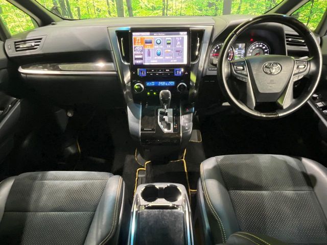 TOYOTA VELLFIRE 2017