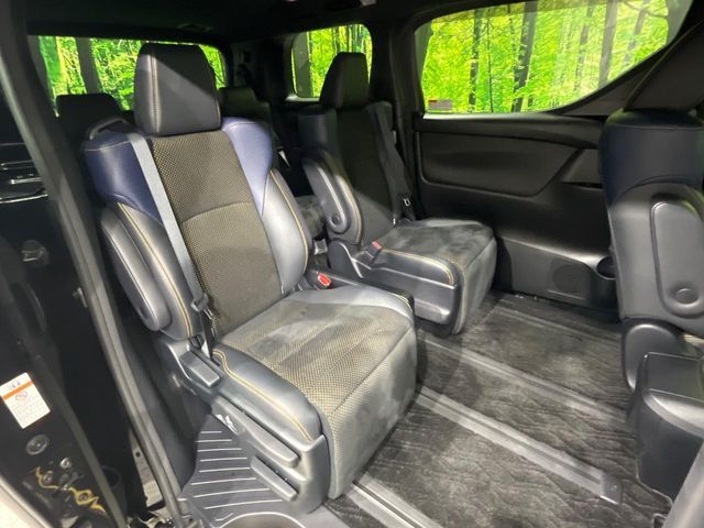 TOYOTA VELLFIRE 2017